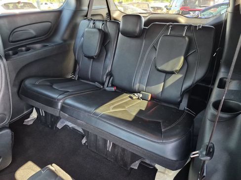 Used 2025 Chrysler Pacifica Select FWD image 30