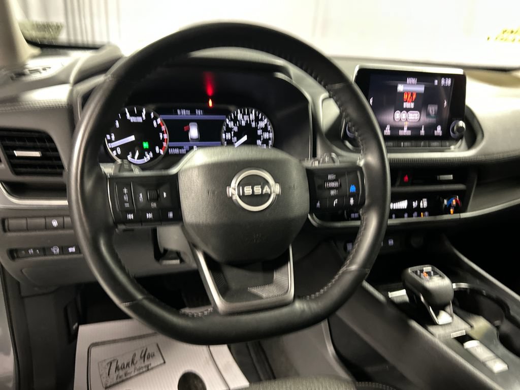Used 2025 Nissan Rogue SV AWD/4WD image 13