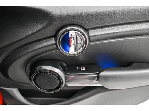 Used 2020 MINI Cooper 4-Door Hardtop w/ Storage Package FWD image 17