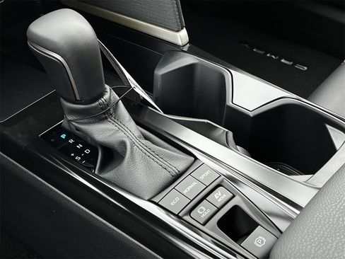 New 2026 Toyota Camry Hybrid image 17