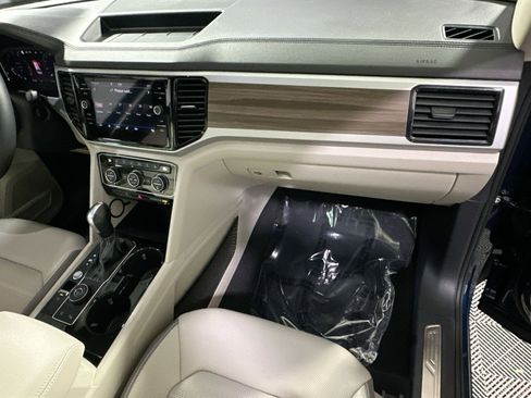 Used 2021 Volkswagen Atlas SEL Premium image 38