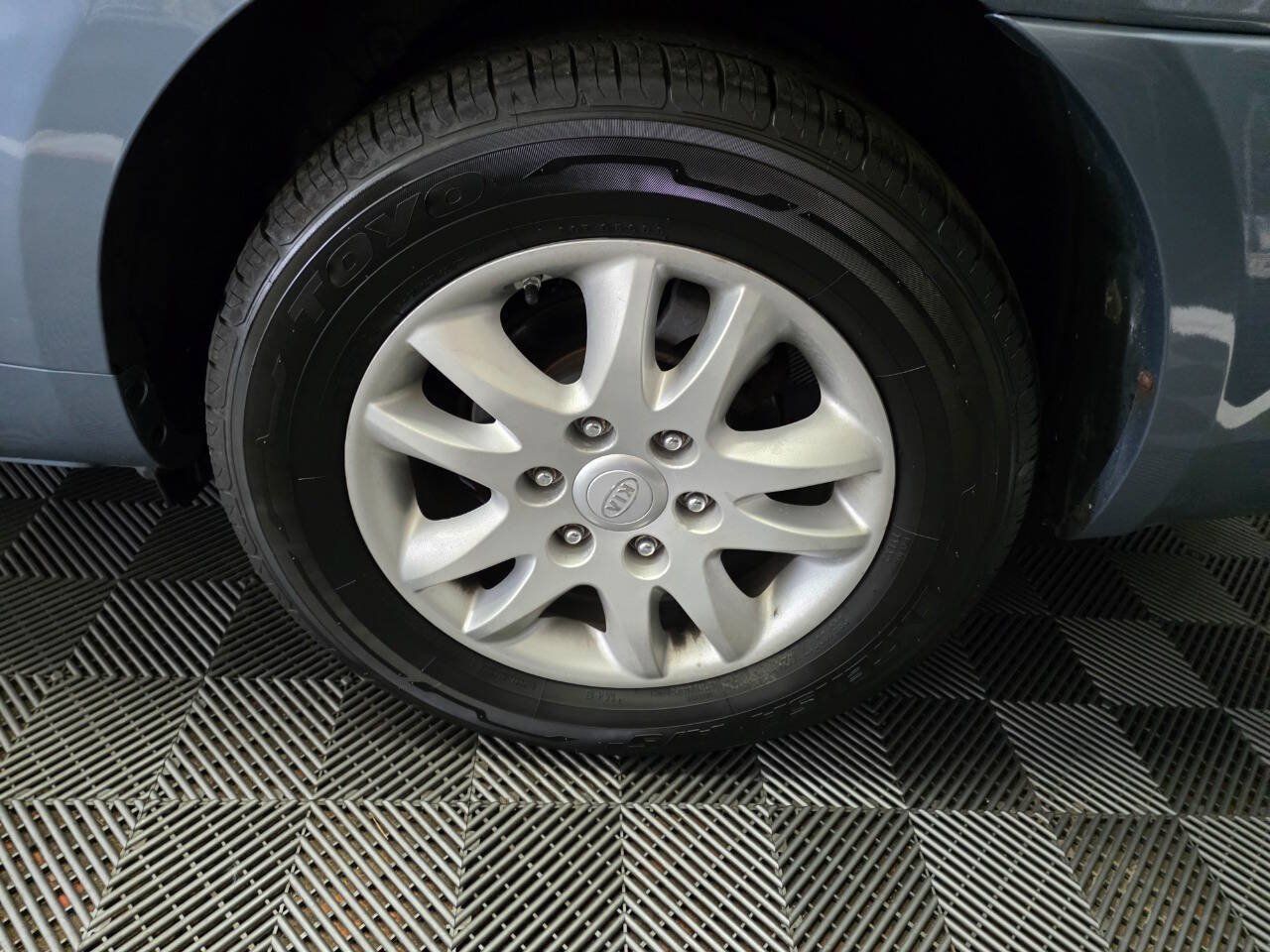 Used 2010 Kia Sedona EX w/ Luxury Pkg FWD image 36