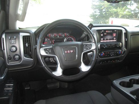 Used 2015 GMC Sierra 2500 SLE w/ SLE Preferred Package AWD/4WD image 17