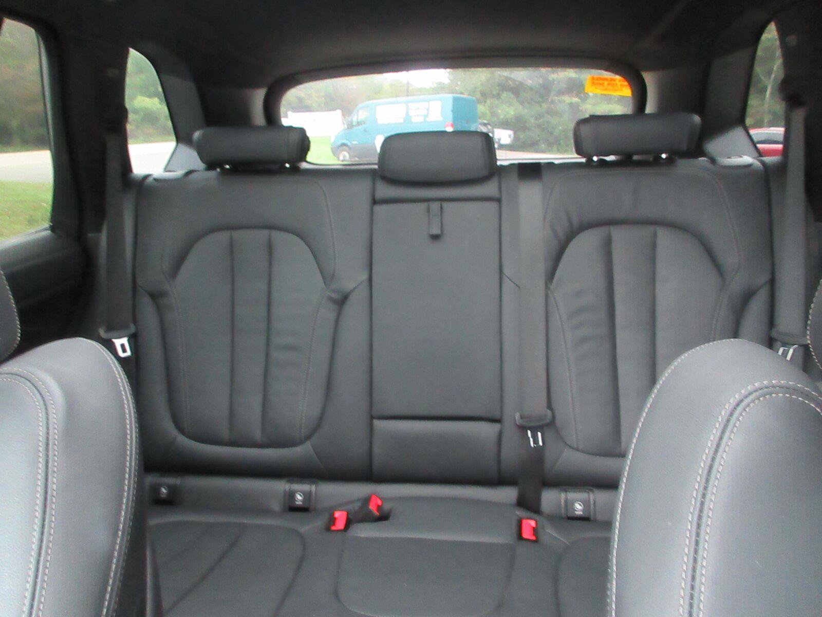 Used 2022 BMW X5 xDrive40i w/ M Sport Package AWD/4WD image 12