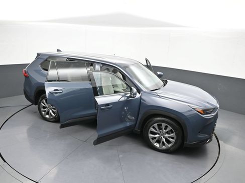 Certified 2024 Toyota Grand Highlander AWD image 45