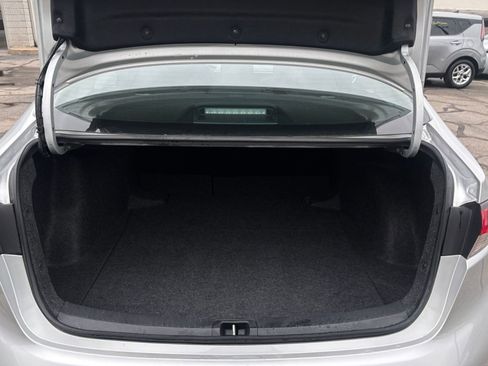 Used 2025 Toyota Corolla LE FWD image 30
