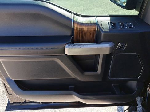 Used 2018 Ford F150 Lariat image 14