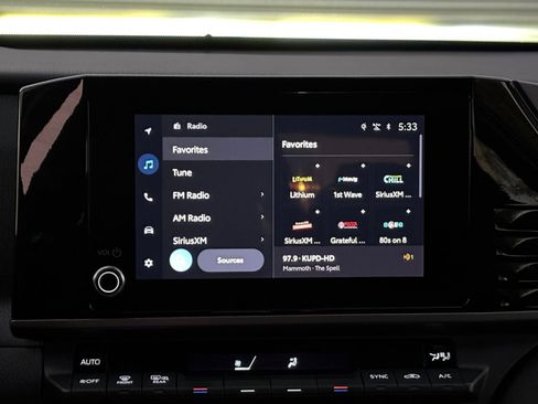 Used 2025 Toyota Camry LE image 21