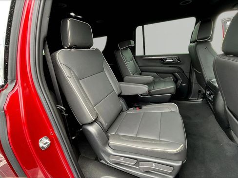 New 2025 Chevrolet Suburban Premier AWD/4WD image 11