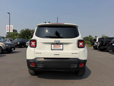 Used 2019 Jeep Renegade Sport w/ Sport Appearance Group AWD/4WD image 7