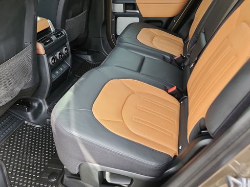 Used 2024 Land Rover Defender 130 X image 11