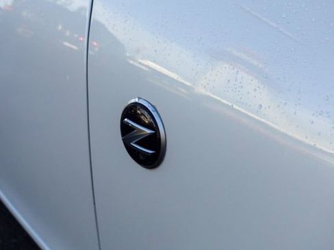 Used 2015 Nissan 370Z Touring image 6