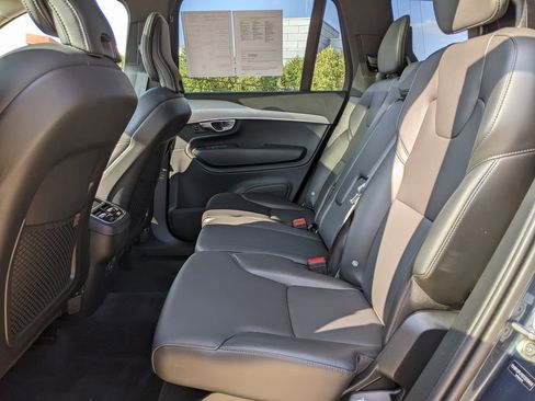 Certified 2025 Volvo XC90 B5 Core image 23