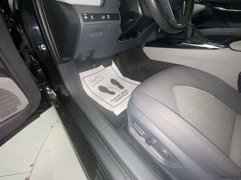 Used 2020 Toyota Camry LE FWD image 12
