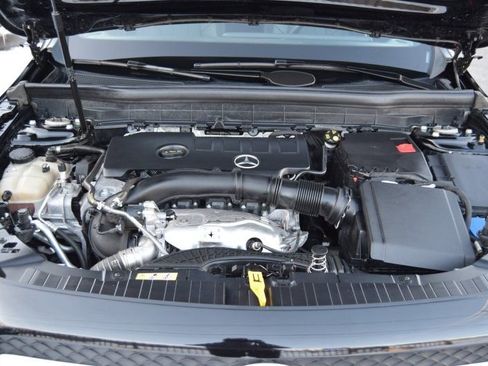 Used 2022 Mercedes-Benz GLB 250 4MATIC w/ Premium Package Lite image 39