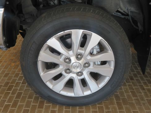 Used 2019 Toyota Tundra SR5 AWD/4WD image 8