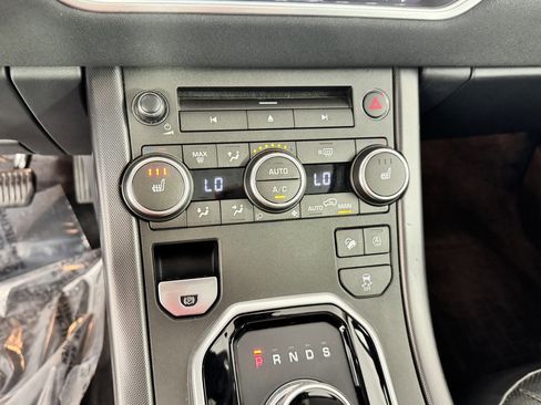 Used 2019 Land Rover Range Rover Evoque HSE image 18