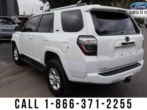 Used 2022 Toyota 4Runner SR5 Premium image 3