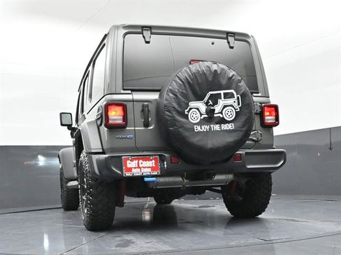 Used 2023 Jeep Wrangler Unlimited w/ Sun & Screen Package AWD/4WD image 34