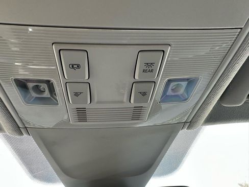 Used 2022 Volkswagen Tiguan S image 19