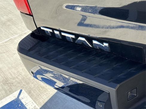 Used 2023 Nissan Titan SV image 27