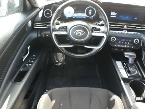Used 2023 Hyundai Elantra SEL w/ Convenience Package FWD image 5