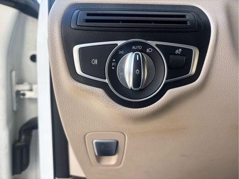 Used 2017 Mercedes-Benz GLC 300 image 7