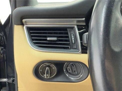 Used 2017 Porsche Macan S image 22