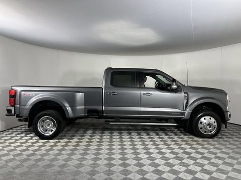 Used 2025 Ford F450 Lariat w/ FX4 Off-Road Package image 5