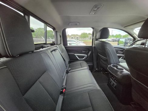 Used 2019 Nissan Titan PRO-4X AWD/4WD image 10