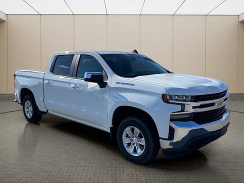 Used 2020 Chevrolet Silverado 1500 LT image 2