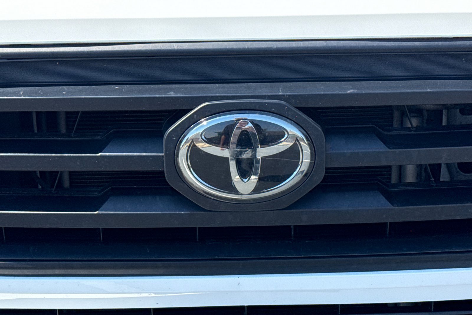 Used 2023 Toyota Tacoma SR w/ SR Convenience Package RWD image 8