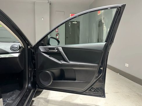 Used 2013 MAZDA MAZDA3 i Touring image 23