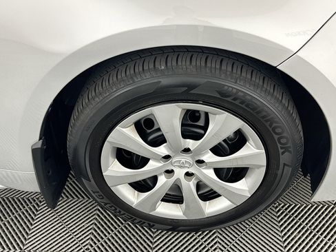 Used 2025 Toyota Corolla LE image 11