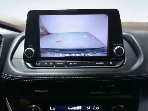 Used 2023 Nissan Rogue SV FWD image 14