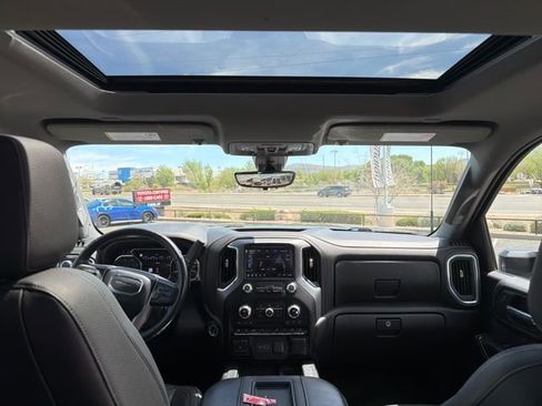 Used 2022 GMC Sierra 2500 Denali w/ Denali Ultimate Package image 12