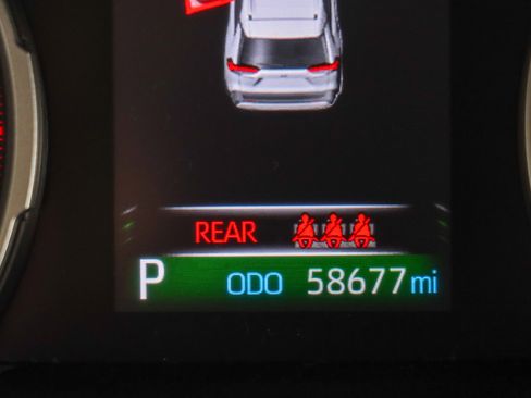 Used 2021 Toyota RAV4 LE image 16