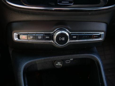 Certified 2023 Volvo C40 P8 Recharge Ultimate w/ Protection Package Premier AWD/4WD image 22