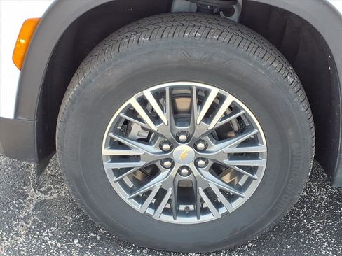 Used 2025 Chevrolet Traverse LT image 31