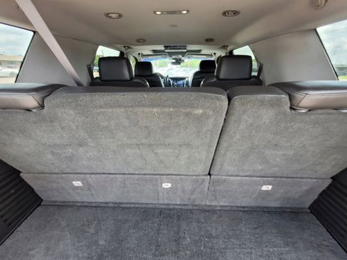 Used 2018 Cadillac Escalade Premium Luxury RWD image 16