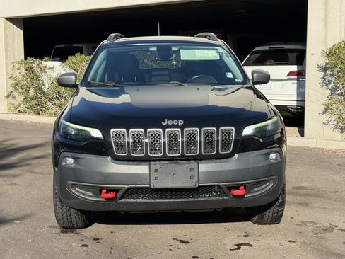 Used 2019 Jeep Cherokee Trailhawk image 4