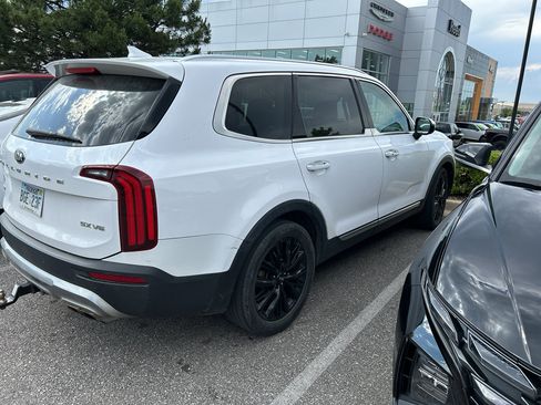 Used 2021 Kia Telluride SX w/ SX Prestige Package AWD/4WD image 4