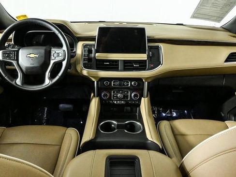 Used 2023 Chevrolet Suburban Premier image 19