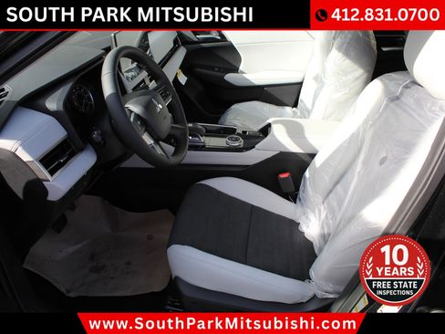 New 2026 Mitsubishi Outlander SE image 12