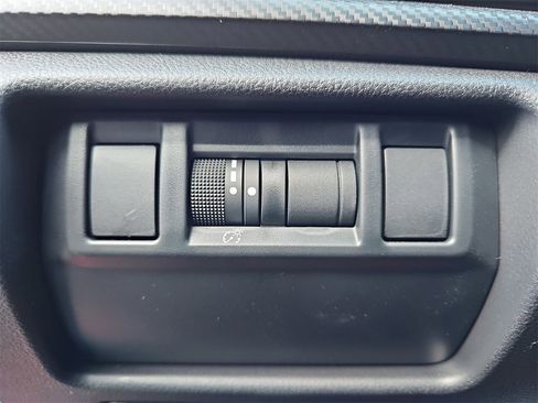 Certified 2025 Subaru Crosstrek 2.0i Premium image 25