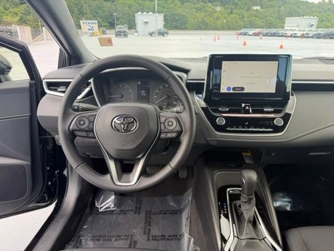 Certified 2025 Toyota Corolla SE w/ SE Package FWD image 16