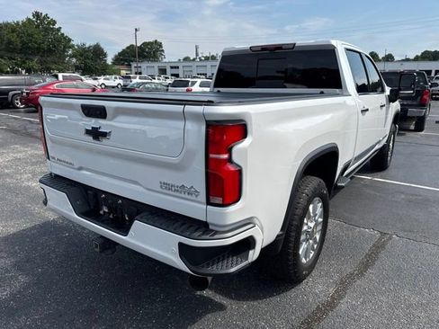 Used 2025 Chevrolet Silverado 2500 High Country w/ High Country Premium Package AWD/4WD image 5
