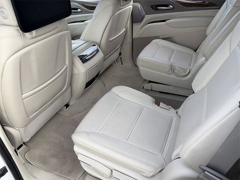 Used 2023 Cadillac Escalade Premium Luxury Platinum w/ LPO, Radiant Package image 17