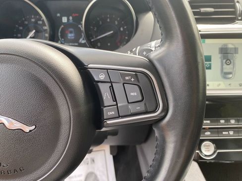 Used 2020 Jaguar F-PACE Premium image 17