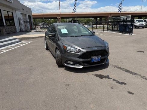 Used 2016 Ford Focus ST FWD image 18